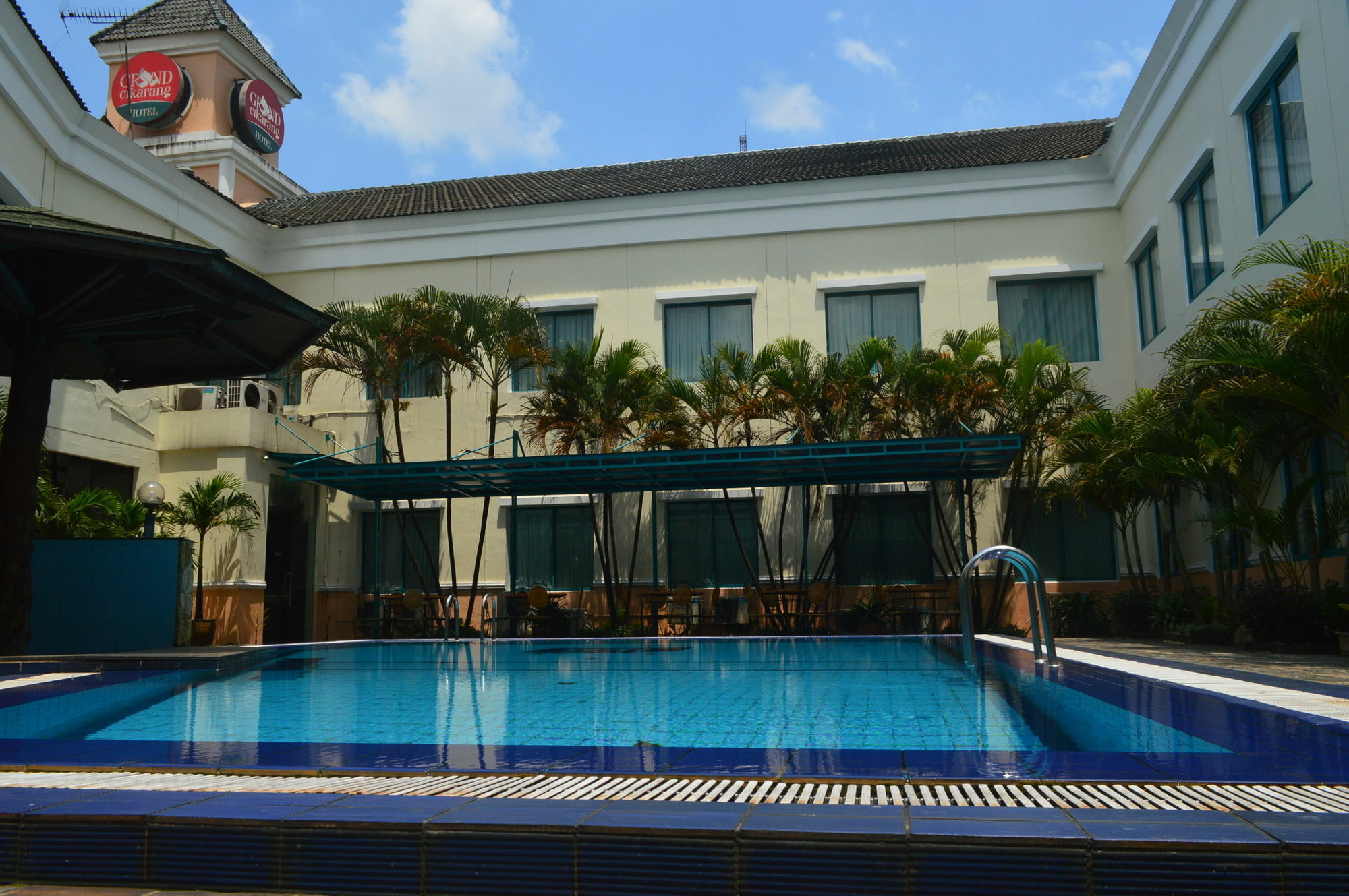 Townhouse Oak Hotel Grand Cikarang Exterior photo